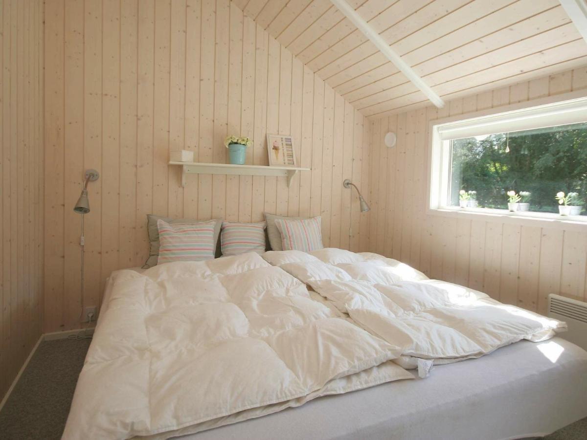 Four-Bedroom Holiday Home In Vaeggerlose 8 Bøtø By Esterno foto